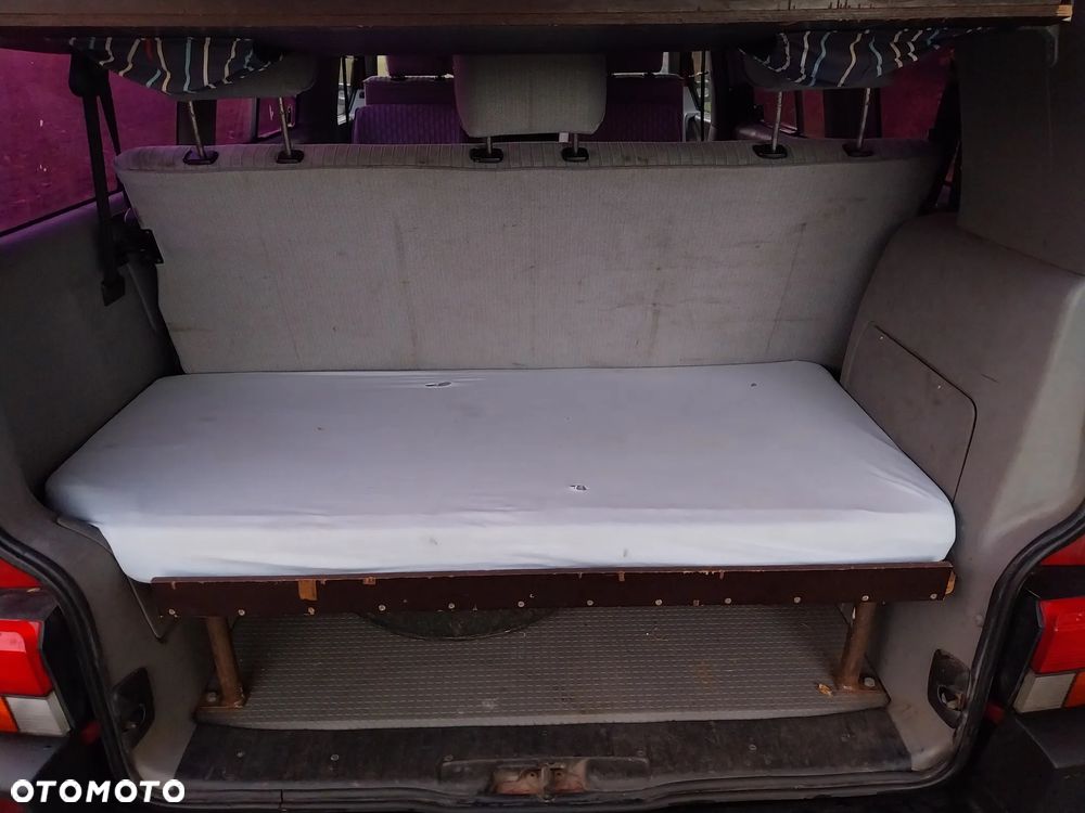 Volkswagen Multivan - 8