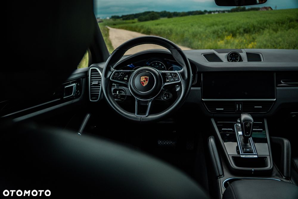 Porsche Cayenne - 18