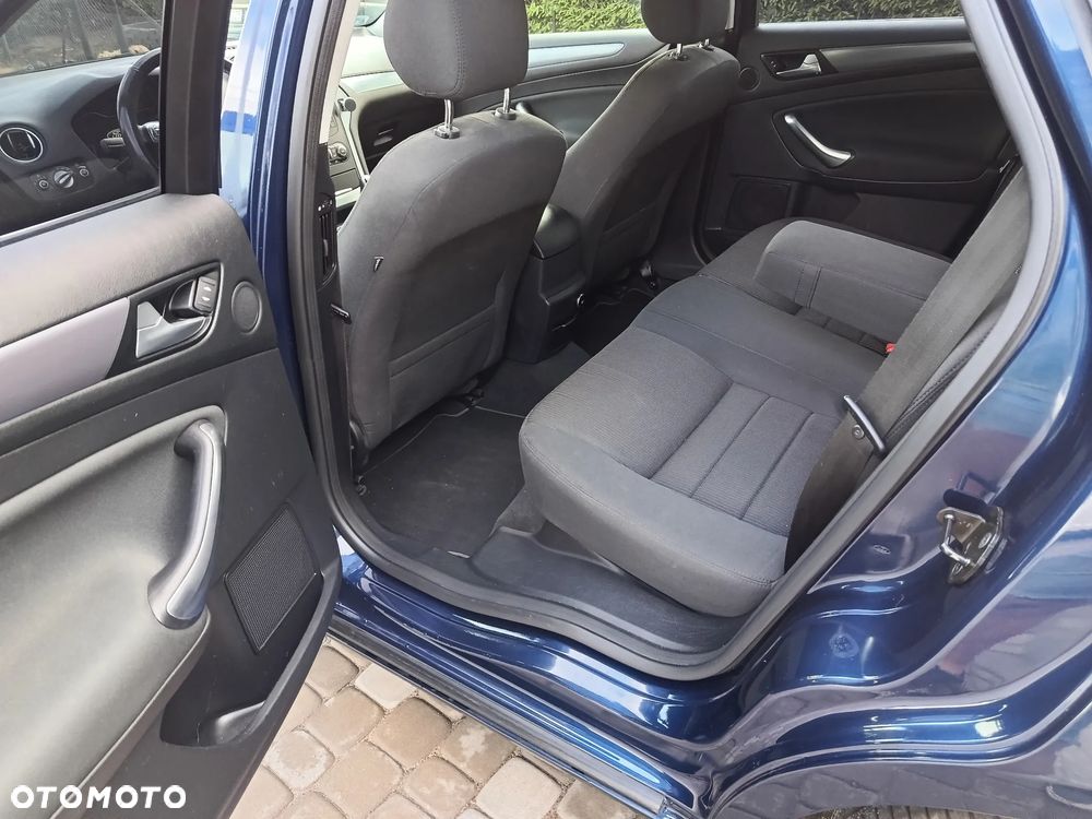 Ford Mondeo 1.6 TDCi Ambiente - 15
