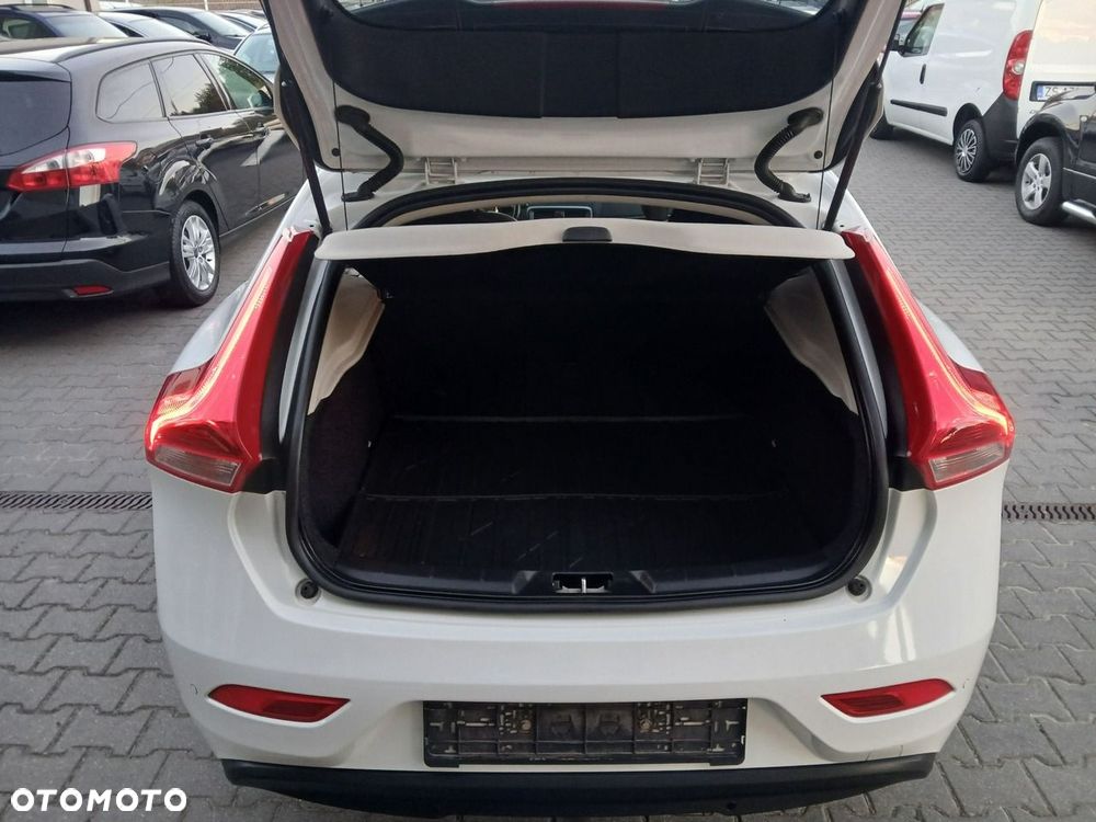 Volvo V40 - 16