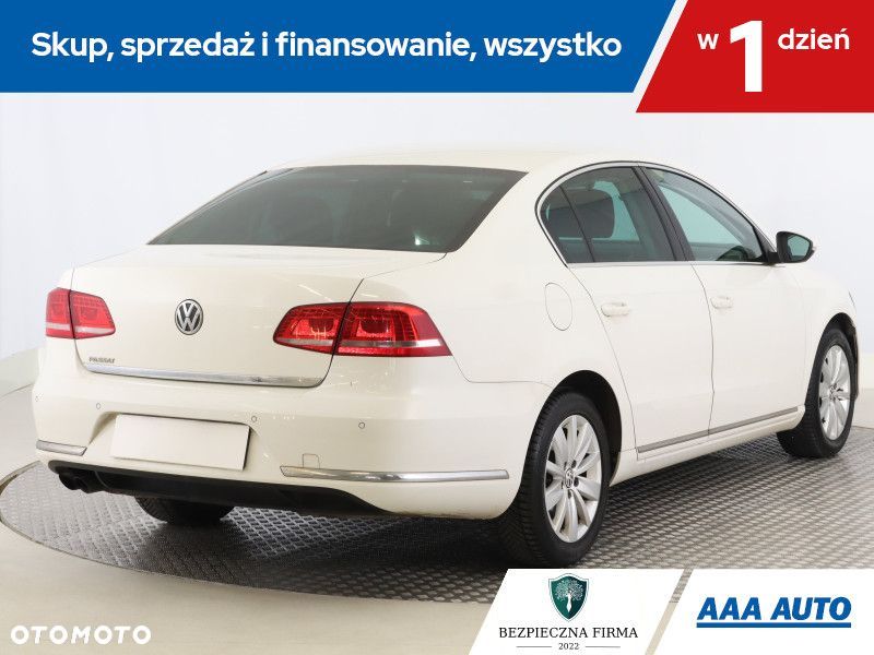 Volkswagen Passat - 7