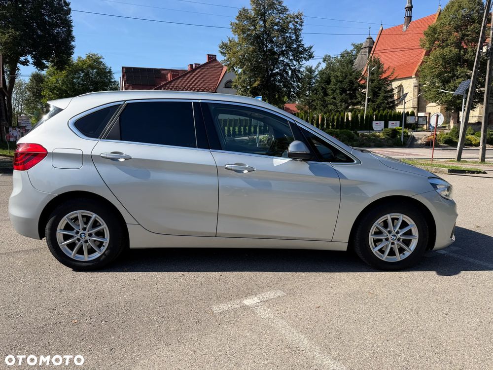 BMW Seria 2 218d - 8