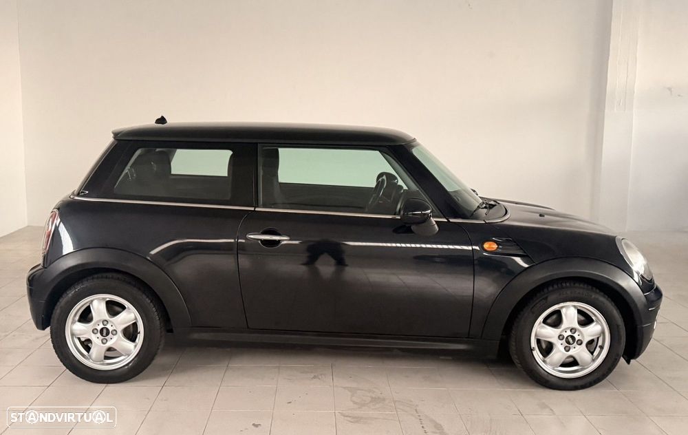 MINI 3 Portas One - 2