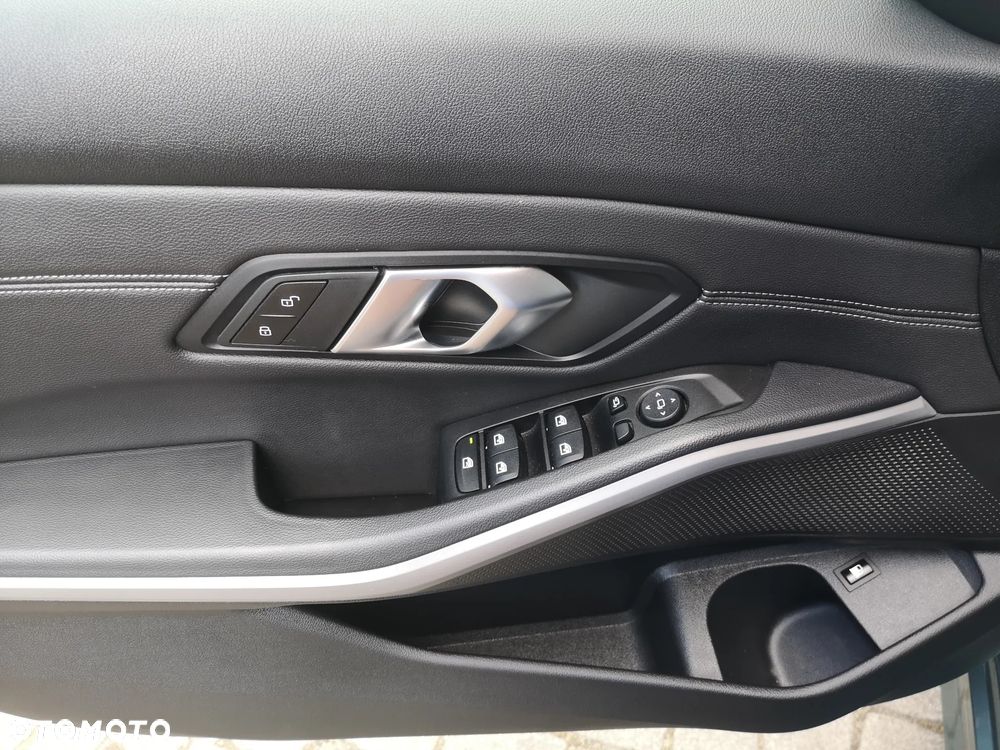 BMW Seria 3 320i Advantage - 26
