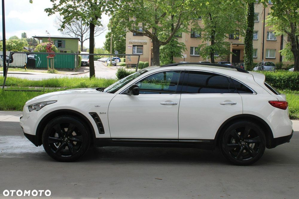 Infiniti QX70 - 16