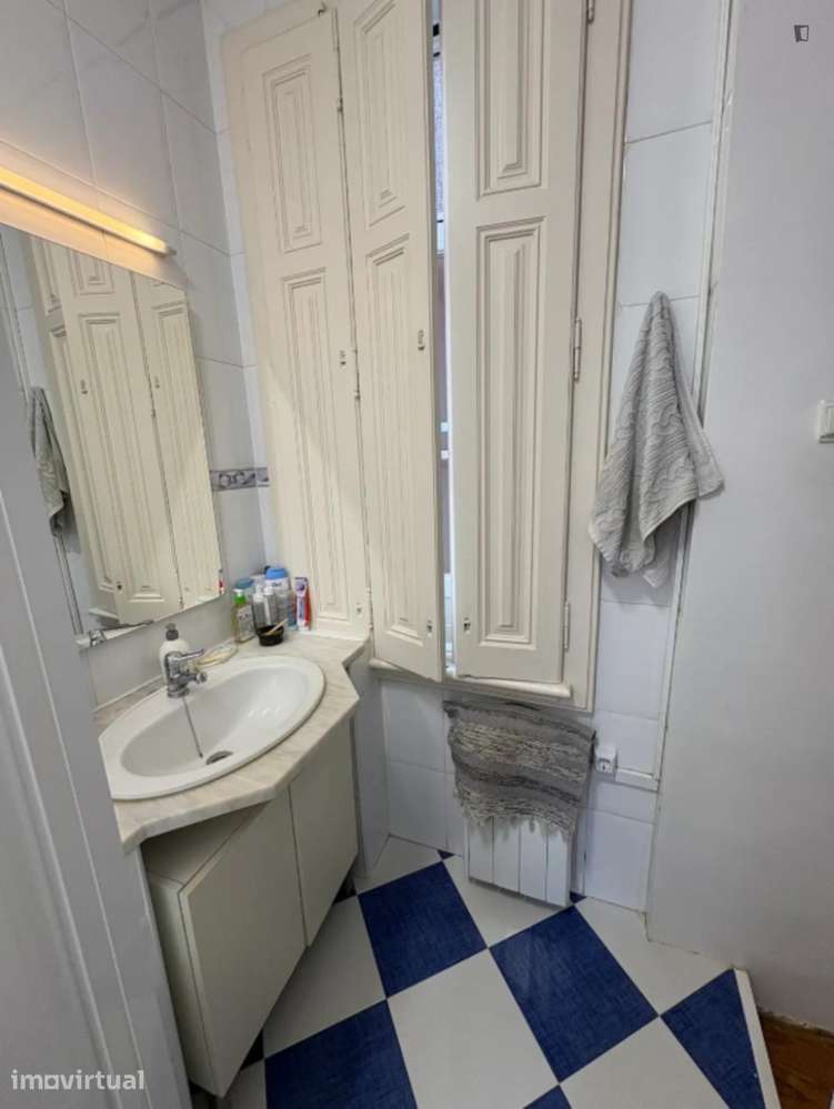 Quarto - localizado em Alcântara Lisbon - Grande imagem: 2/19