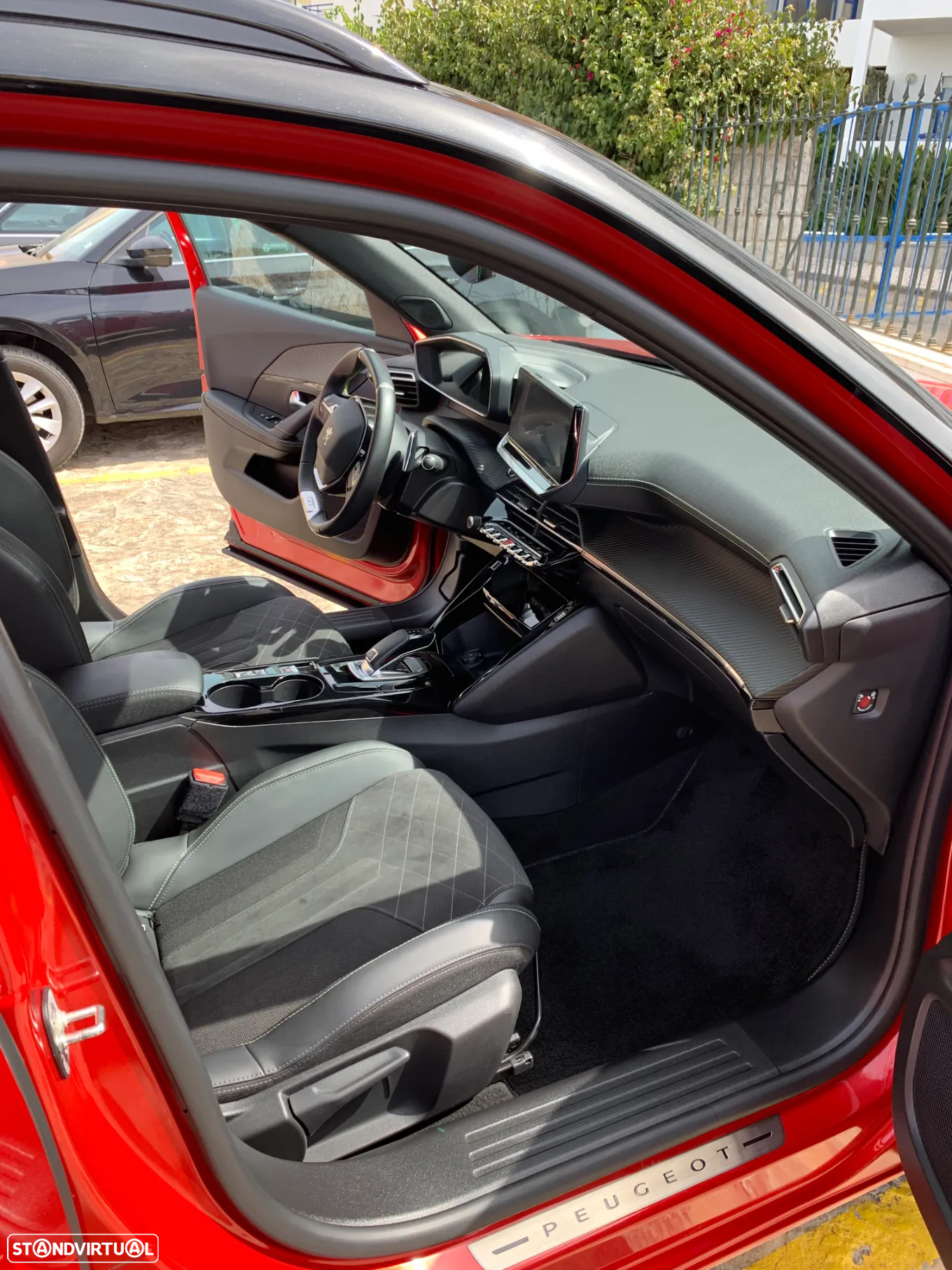 Peugeot 2008 1.2 PureTech GT EAT8 - 7