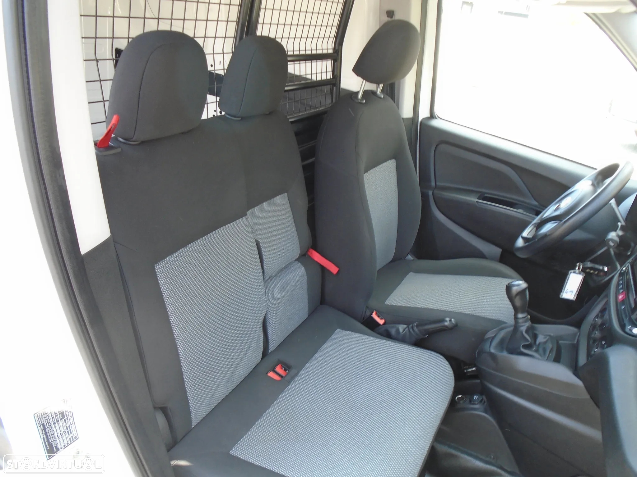 Fiat DOBLO 1.3 M-Jet 3 LUGARES 95 CV IVA DEDUTIVEL-NACIONAL - 9