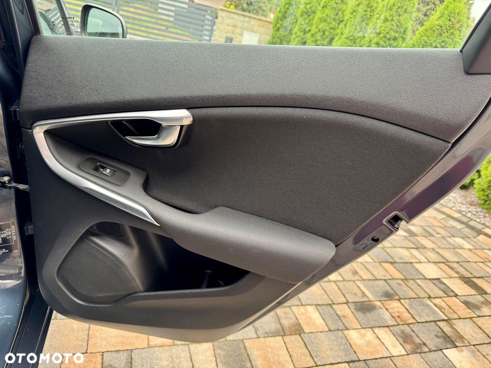 Volvo V40 D3 Momentum - 30