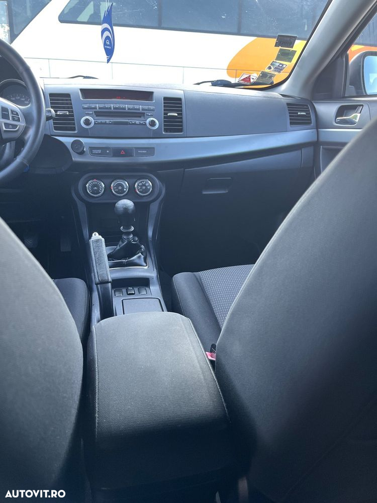 Mitsubishi Lancer - 13