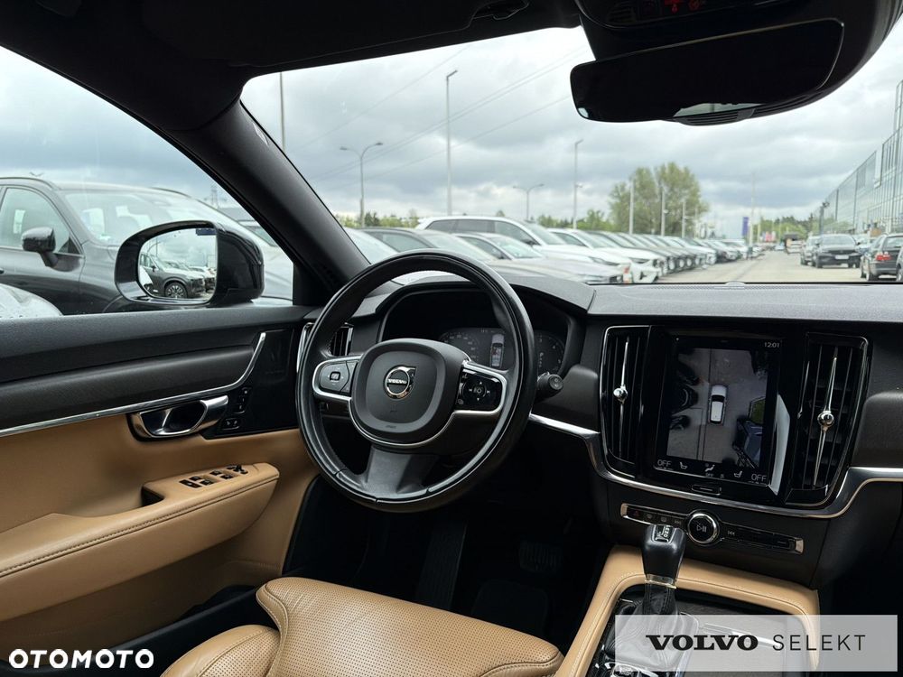 Volvo V90 Cross Country - 12