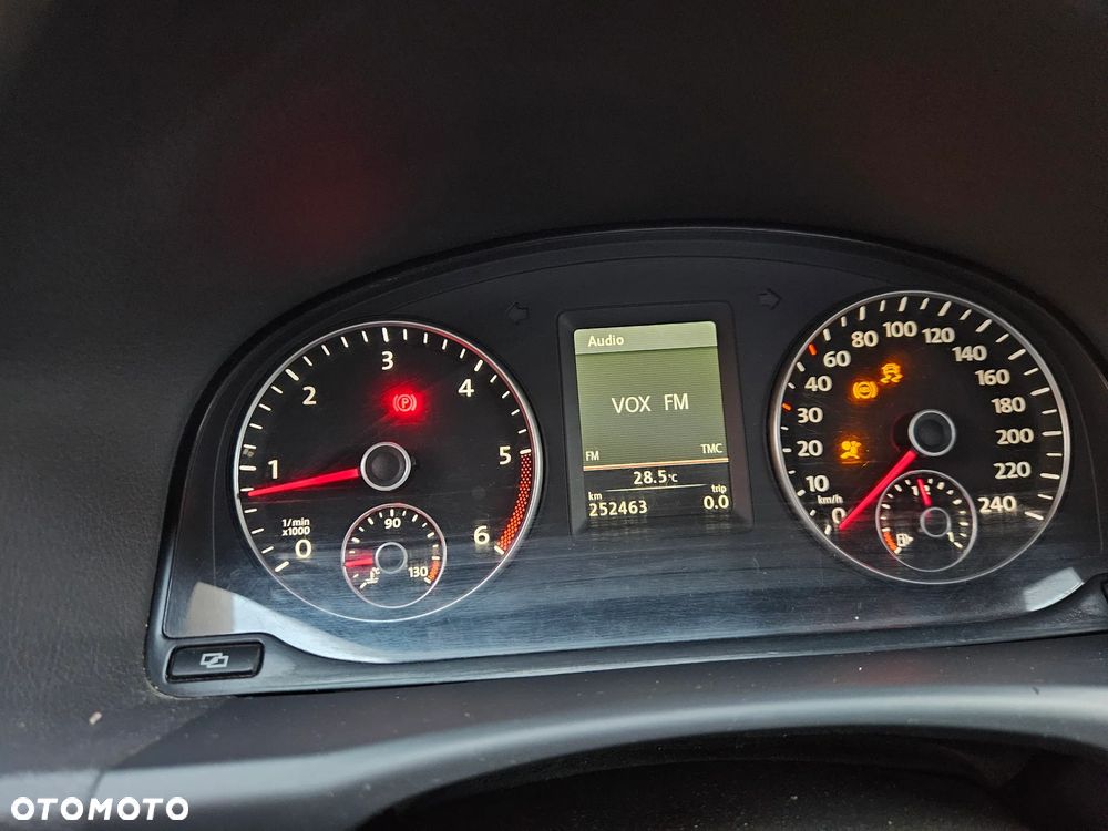 Volkswagen Touran 2.0 TDI Highline - 6