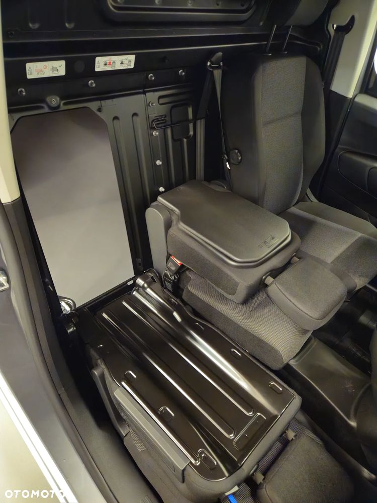 Toyota Proace City - 24