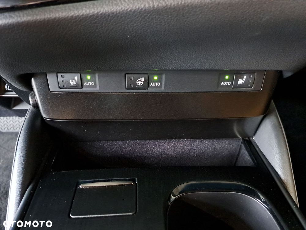 Lexus ES 300h Business Edition - 28
