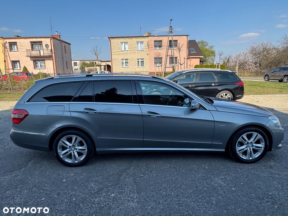 Mercedes-Benz Klasa E 200 CGI BlueEffICIENCY Avantgarde - 31