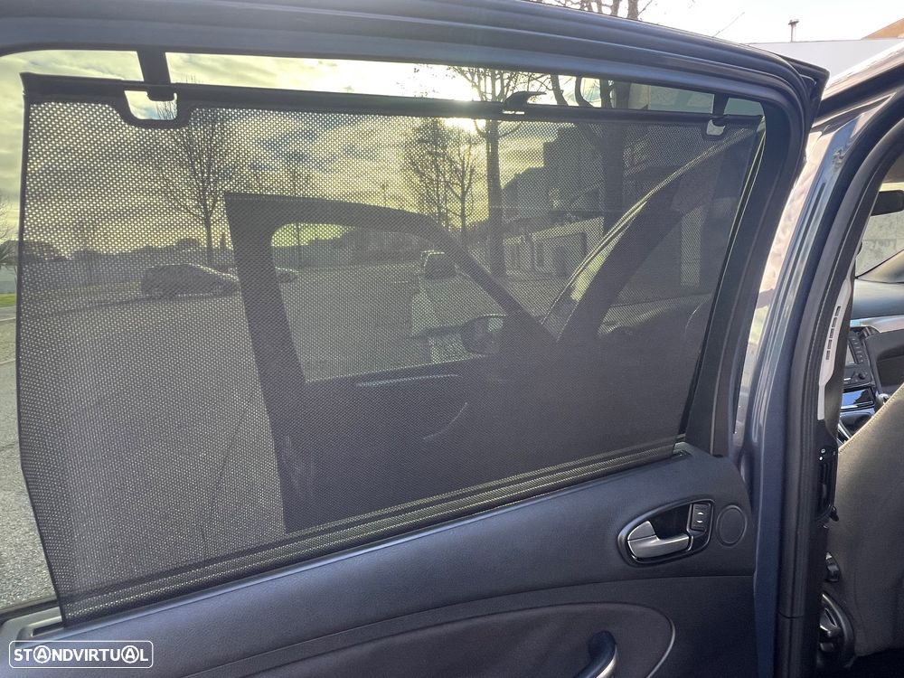 Ford S-Max 2.0 TDCi Titanium 7L - 38