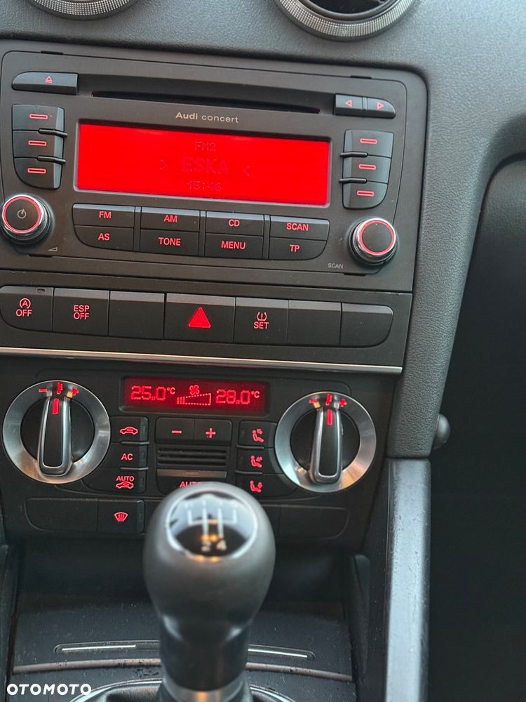 Audi A3 3-drzwiowe 1.6 TDI DPF S line Sportpaket - 15