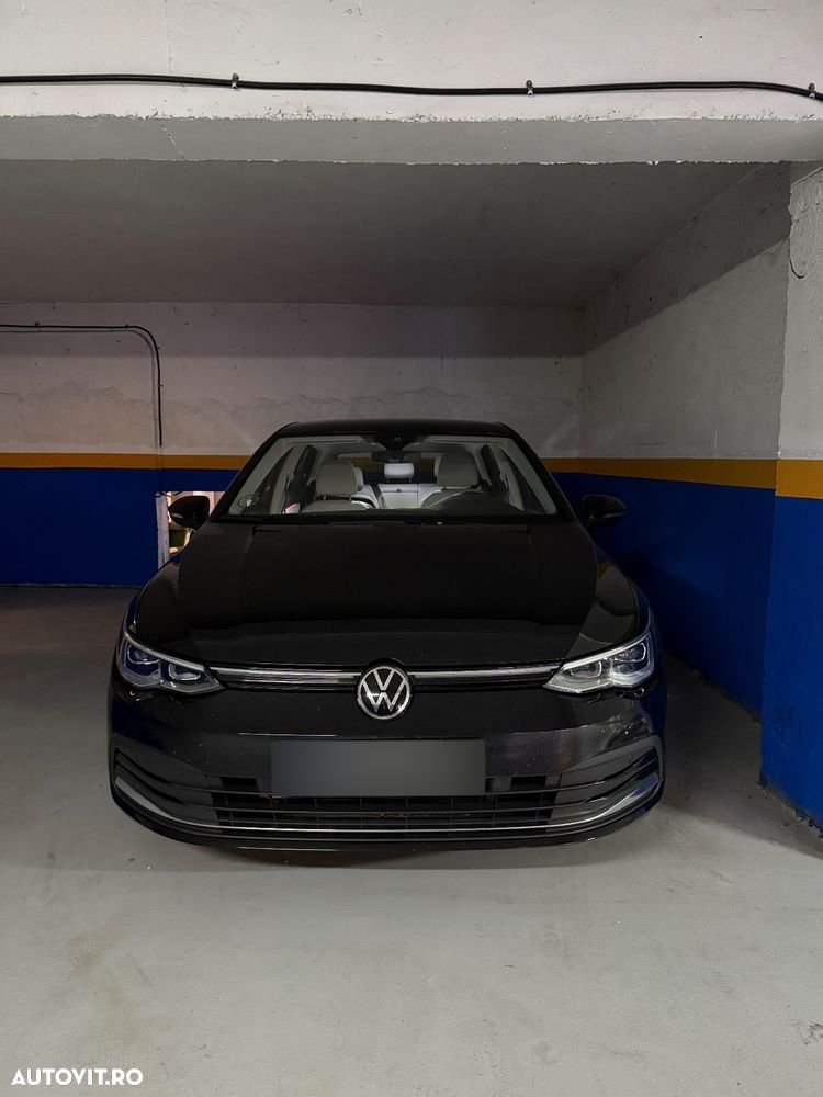 Volkswagen Golf - 1