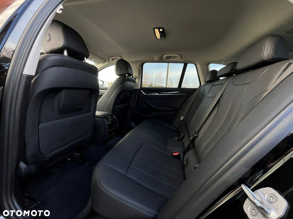 BMW Seria 5 530e Luxury Line - 14