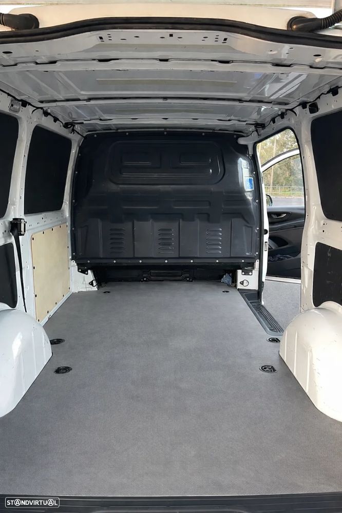 Mercedes-Benz Vito CDI 109 Long Version - 12