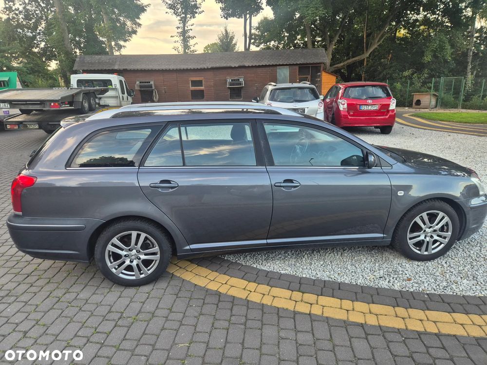 Toyota Avensis 1.8 VVT-i Combi Executive - 10
