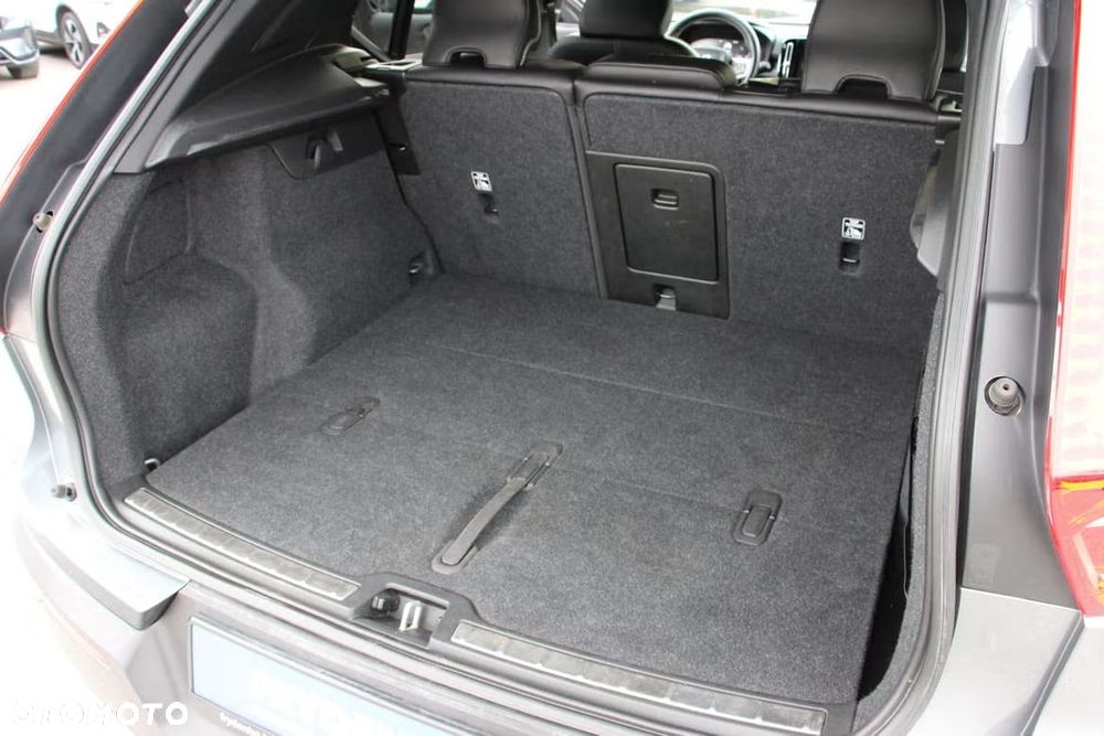 Volvo XC 40 D4 AWD Geartronic R-Design - 30