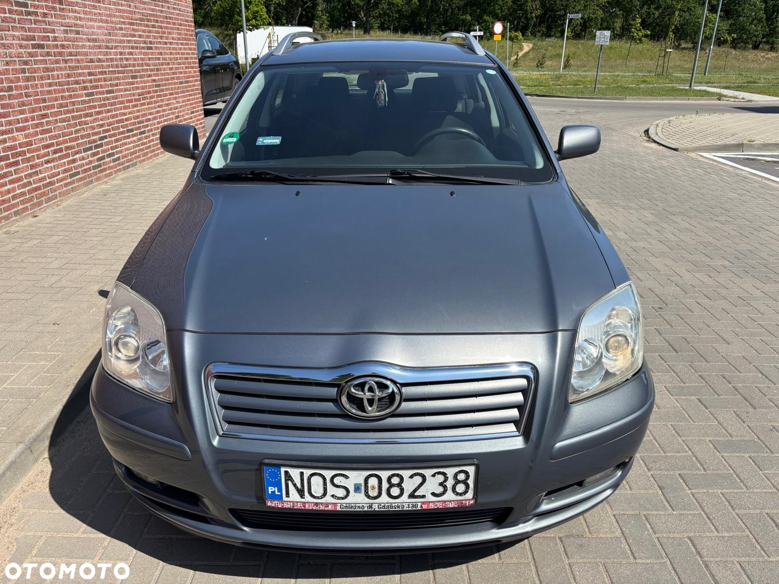 Toyota Avensis - 2