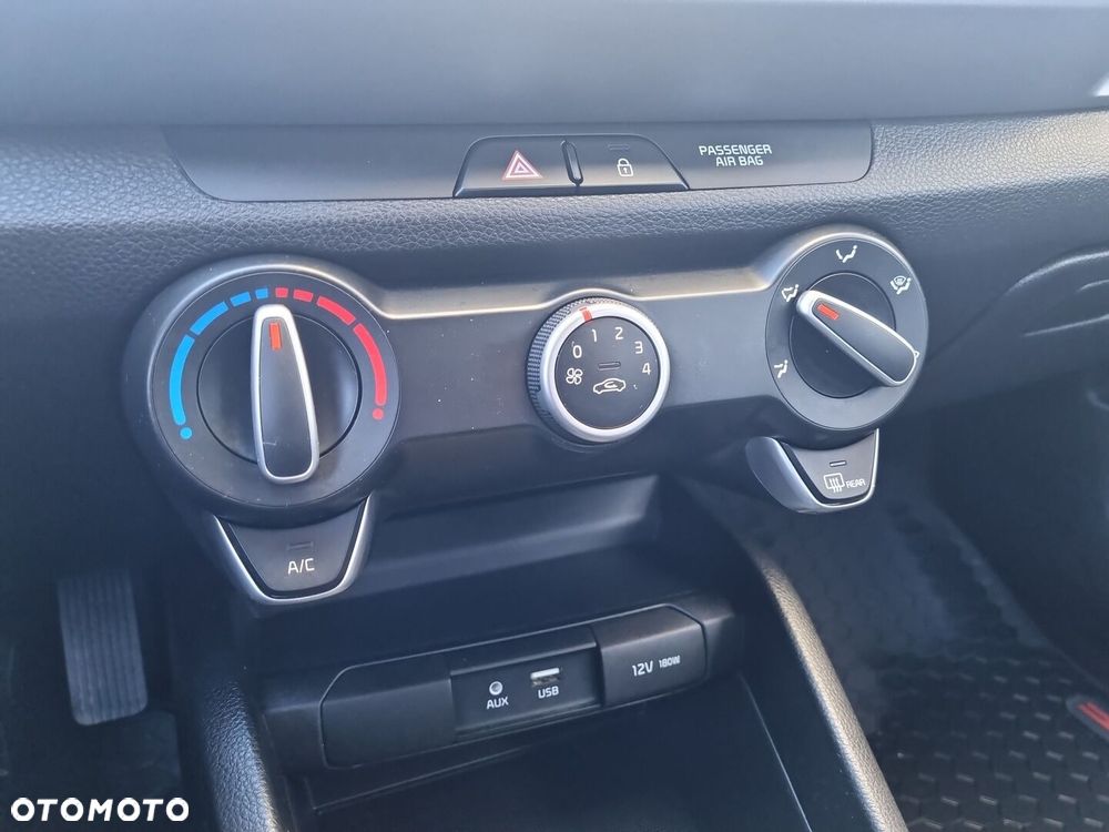 Kia Stonic 1.4 L - 21