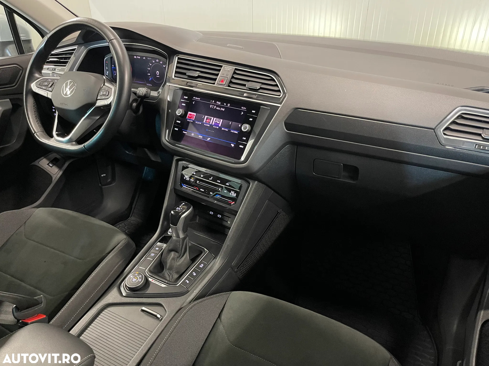 Volkswagen Tiguan 2.0 TDI SCR DSG 4Motion Elegance - 9