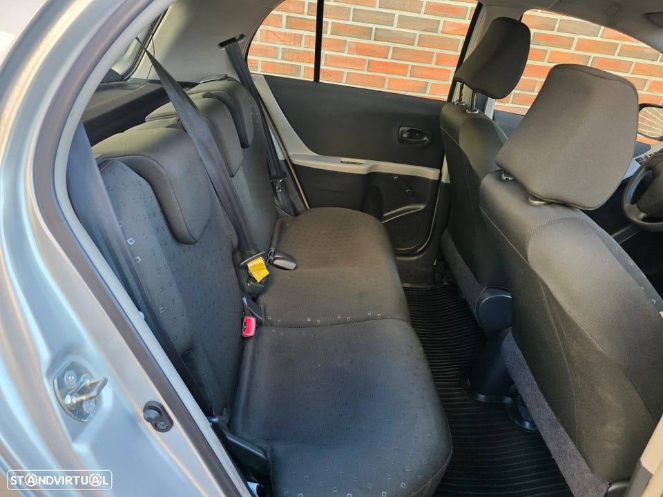 Toyota Yaris - 4