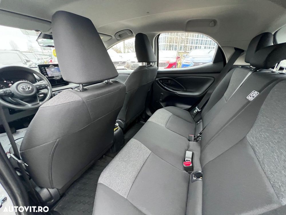 Toyota Yaris 1.0 L Eco - 8