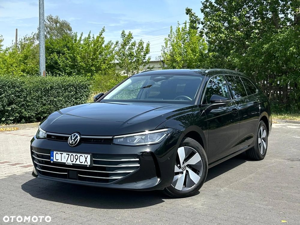 Volkswagen Passat - 1