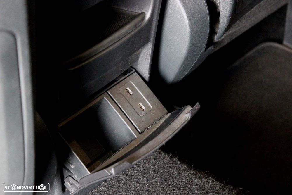 Mercedes-Benz GLA 180 d AMG Line - 19