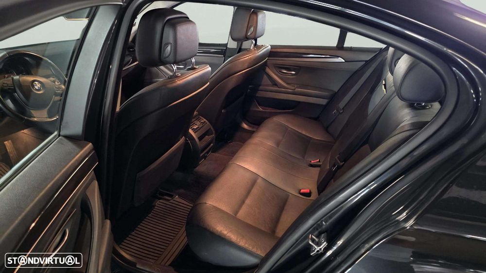 BMW 520 d Luxury Line - 13
