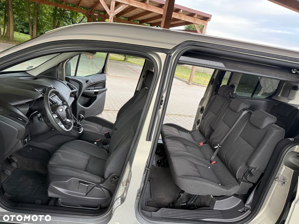 Ford Tourneo Connect Grand - 26