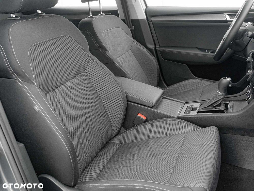 Skoda Superb 2.0 TDI SCR Style DSG - 30