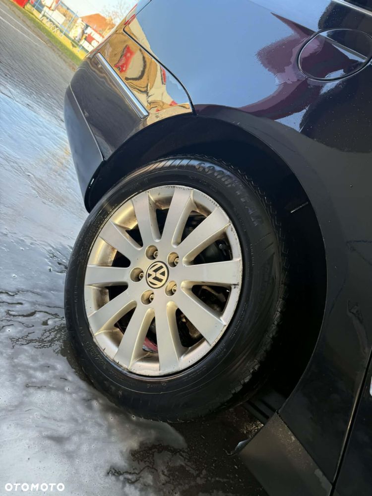 Volkswagen Passat - 17