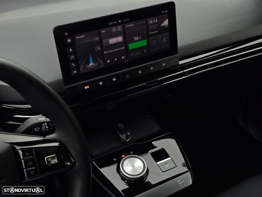 MG MG4 64 kWh Luxury - 24