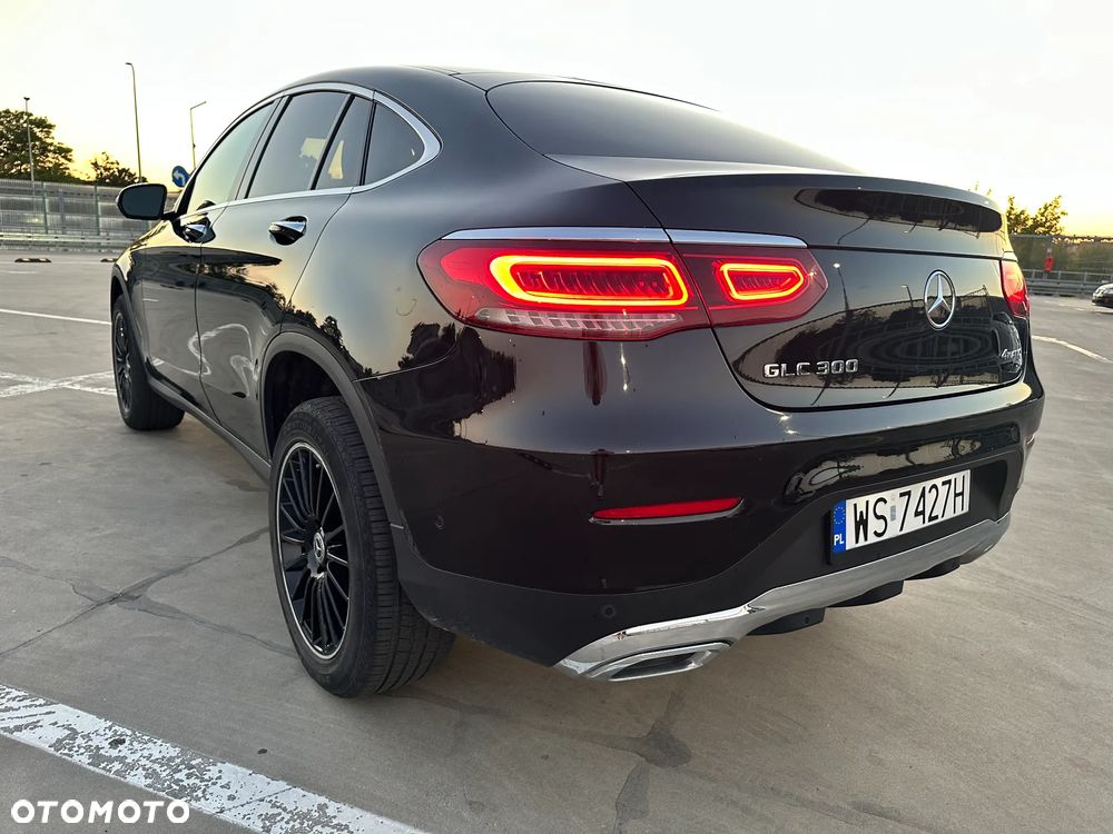 Mercedes-Benz GLC 300 4Matic 9G-TRONIC Edition Avantgarde - 13