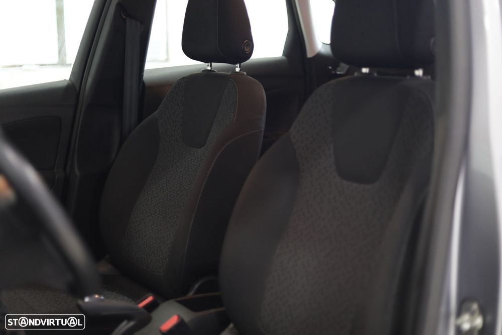 Opel Crossland 1.5 D Business - 18