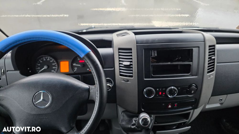 Mercedes-Benz Sprinter 415 - 11