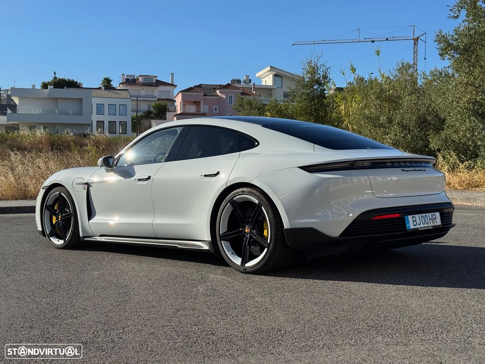 Porsche Taycan Turbo S - 7