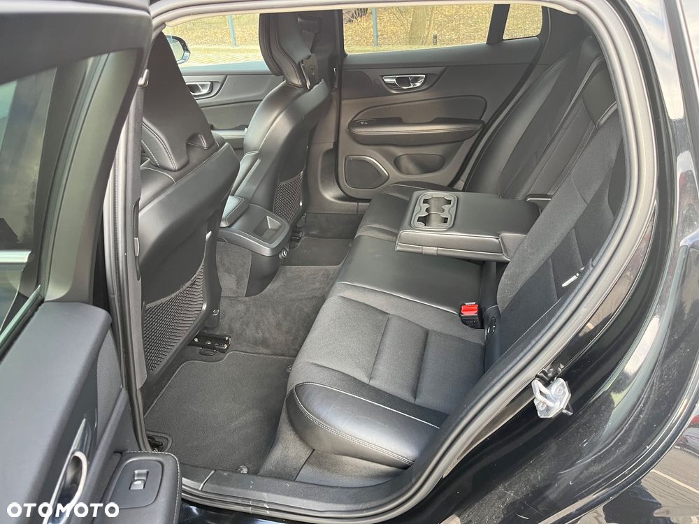 Volvo V60 D4 Geartronic Momentum Pro - 8