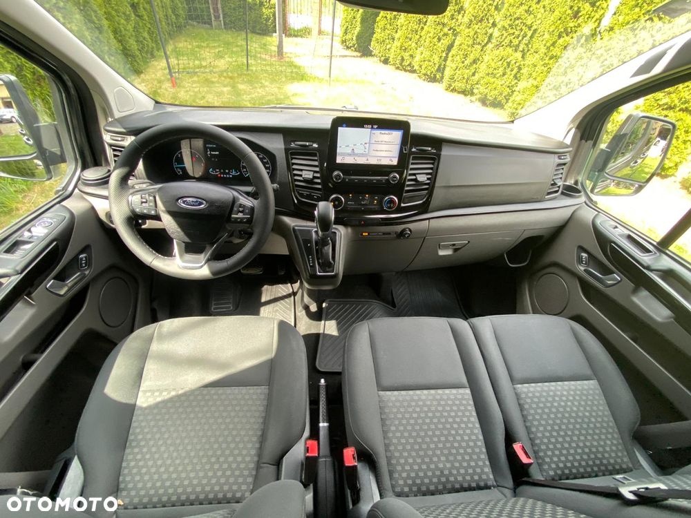 Ford Tourneo Custom - 17