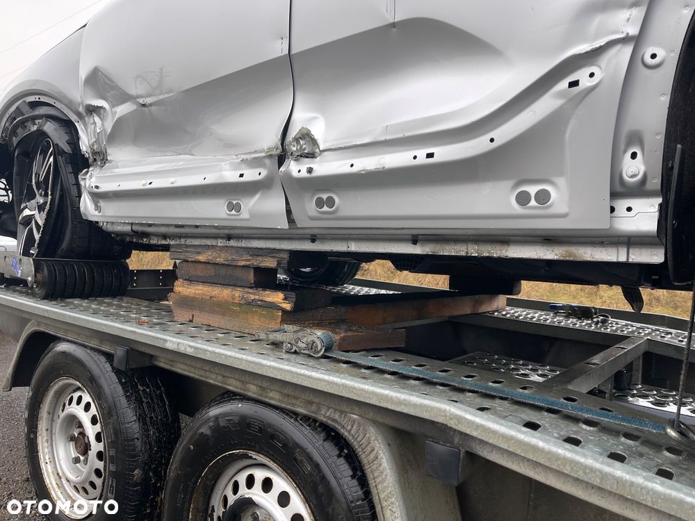 Volvo XC 40 D4 AWD Geartronic R-Design - 6