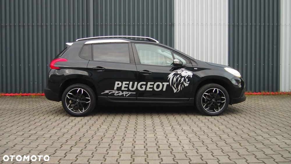Peugeot 2008 1.2 Pure Tech Style S&S - 38