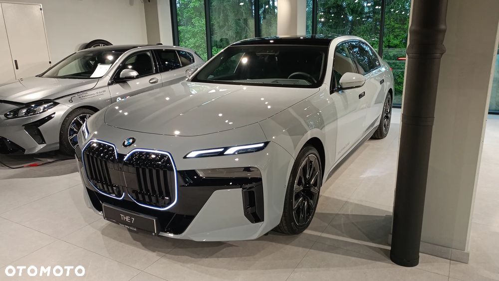 BMW Seria 7 - 11