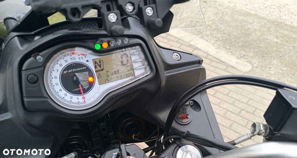 Suzuki V-STROM - 22