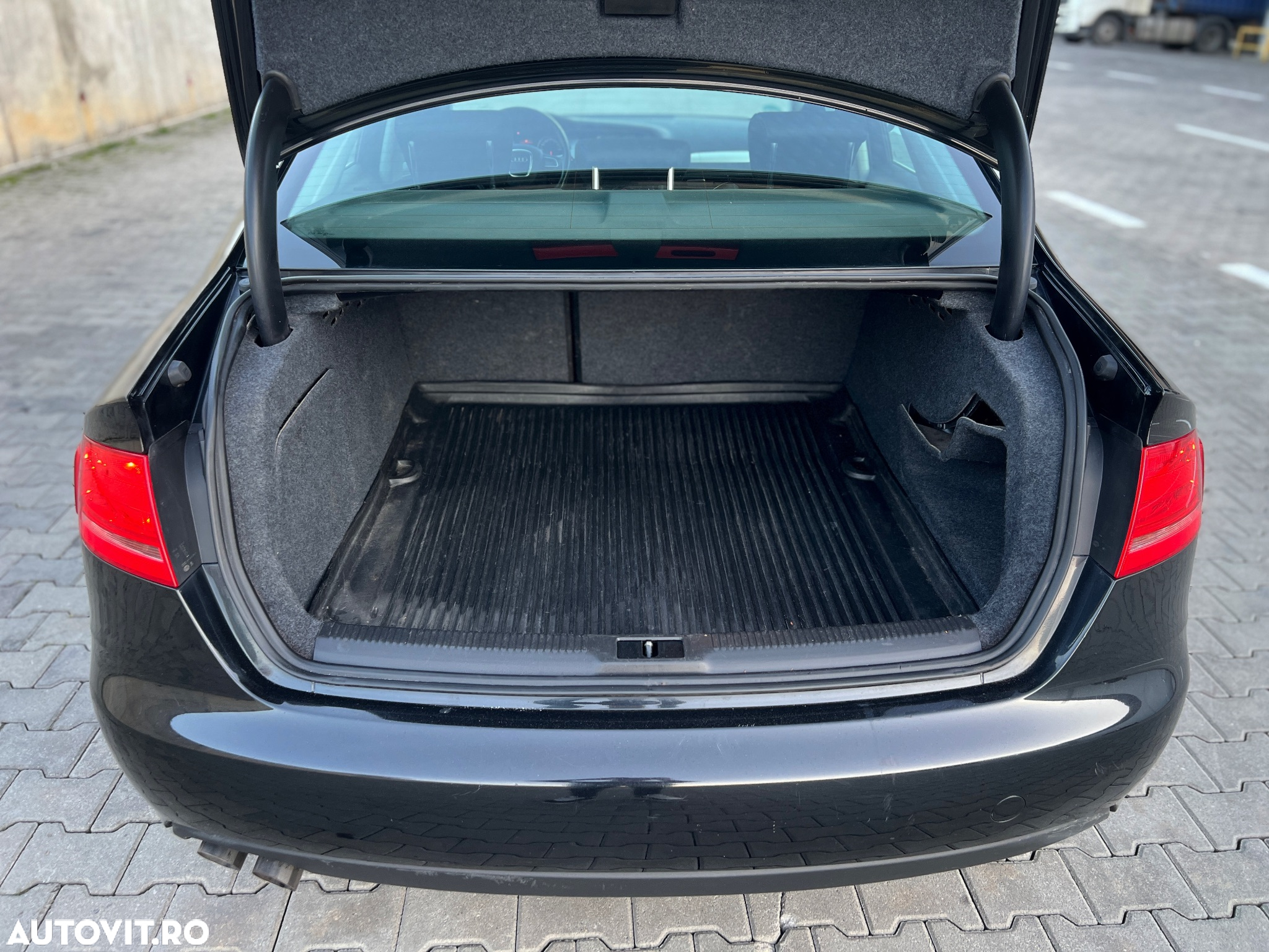 Audi A4 2.0 TDI B8 - 12