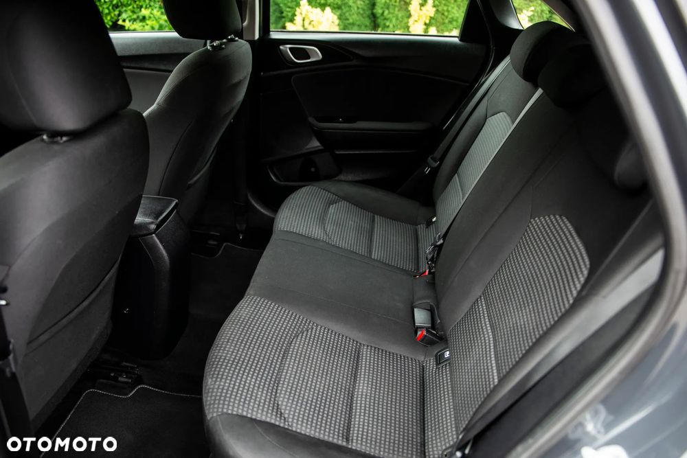 Kia Ceed 1.4 Business Line - 32